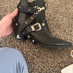 Black Croc-Embossed Women's Ankle Boots